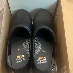 Dansko XP 2.0 Wide Black Slip-Ons/ brand new with box